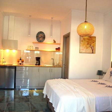 Golden Mile Studio-Apartment Ypsos Zewnętrze zdjęcie